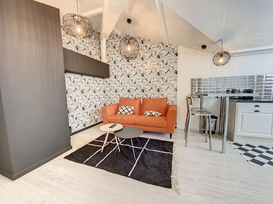Bienvenue A La Tatoo Room Bourgoin-Jallieu Esterno foto